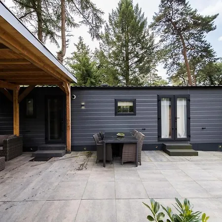 Alpesi faház Luxe Veluwe Sauna En Hottub Hoenderloo