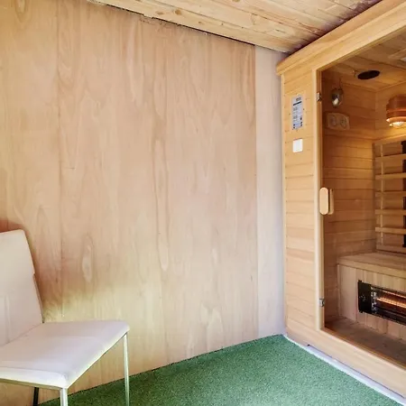 Luxe Veluwe Sauna En Hottub Hoenderloo
