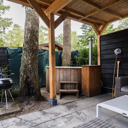 Luxe Veluwe Sauna En Hottub
