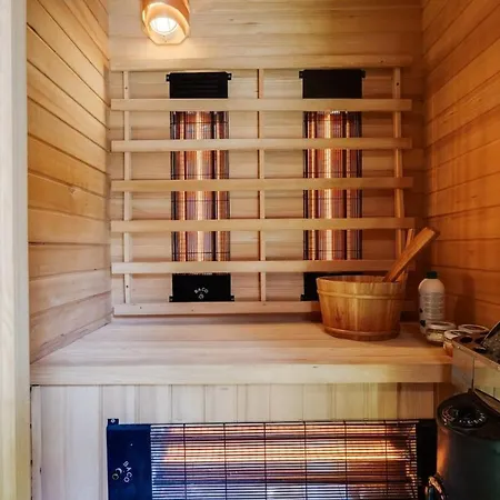 Luxe Veluwe Sauna En Hottub