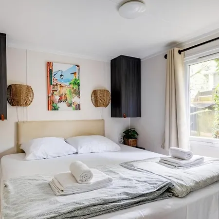 Шале Luxe Veluwe Sauna En Hottub *