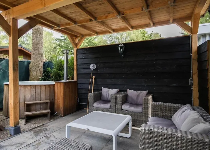 Alpesi faház Luxe Veluwe Sauna En Hottub