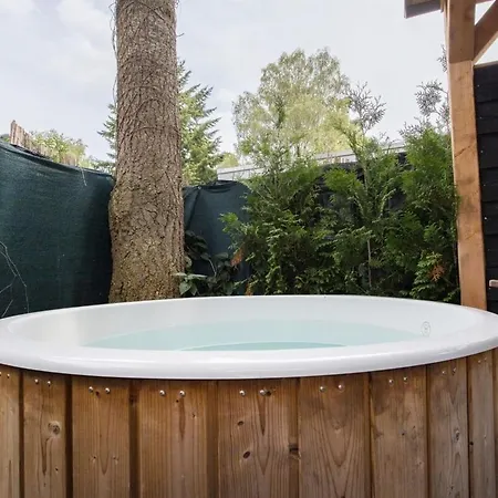 Luxe Veluwe Sauna En Hottub Hoenderloo