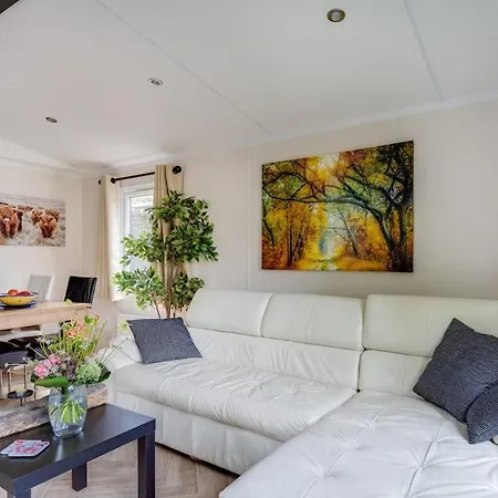 Luxe Veluwe Sauna En Hottub Chalet *
