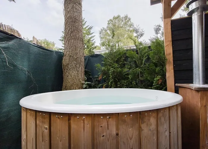 Luxe Veluwe Sauna En Hottub Hoenderloo